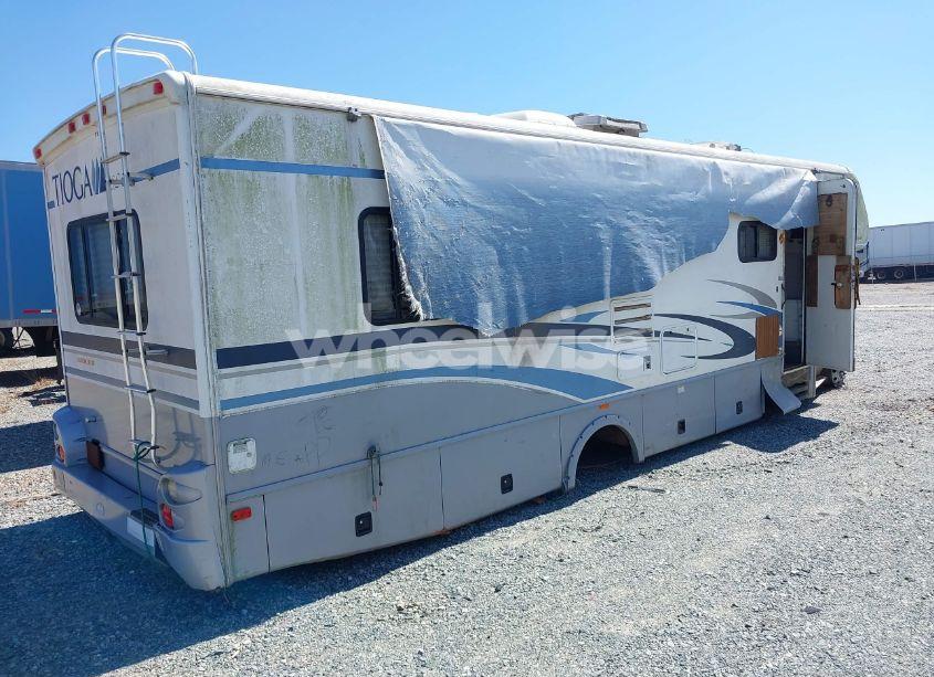 Photo 4 of 2003 Ford E-450 CUTAWAY STANDARD (VIN 1FDXE45S63HB57941)