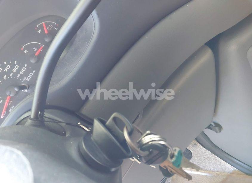 Photo 10 of 2005 Ford E-450 CUTAWAY (VIN 1FDXE45S65HA23143)