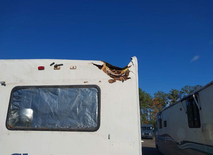 Photo 6 of 2000 Ford E-450 CUTAWAY STANDARD (VIN 1FDXE45S6YHA15810)