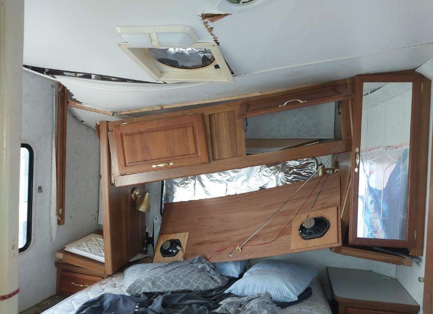 Photo 8 of 2000 Ford E-450 CUTAWAY STANDARD (VIN 1FDXE45S6YHA15810)