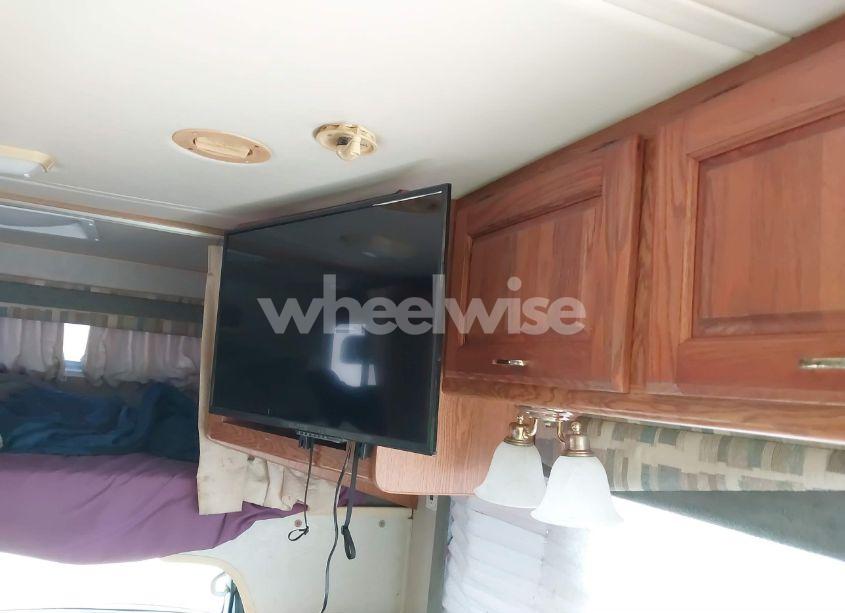 Photo 15 of 2002 Ford E-450 CUTAWAY STANDARD (VIN 1FDXE45S72HB60989)