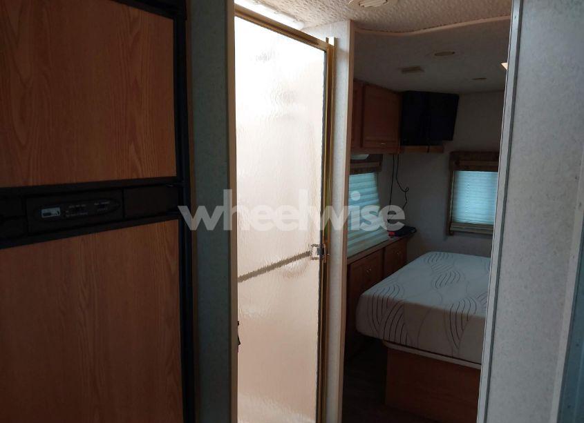 Photo 12 of 2004 Ford E-450 CUTAWAY (VIN 1FDXE45S74HA03241)