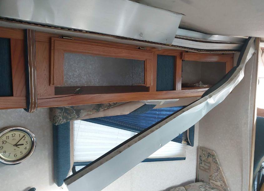 Photo 13 of 2000 Ford E-450 CUTAWAY STANDARD (VIN 1FDXE45S7YHB88378)