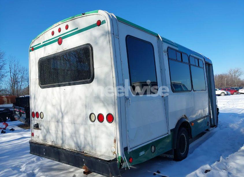 Photo 4 of 2005 Ford E-450 CUTAWAY STANDARD (VIN 1FDXE45S85HB48788)