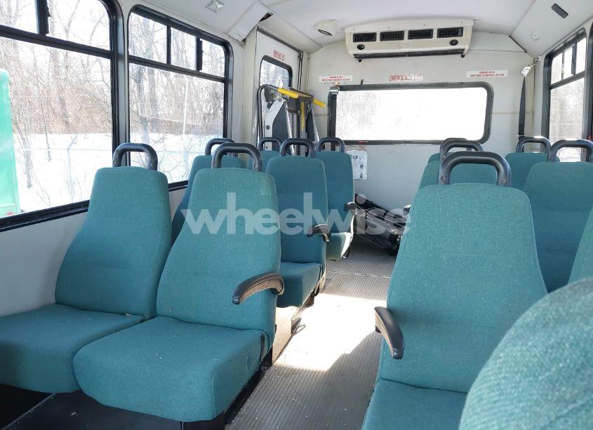 Photo 6 of 2005 Ford E-450 CUTAWAY STANDARD (VIN 1FDXE45S85HB48788)