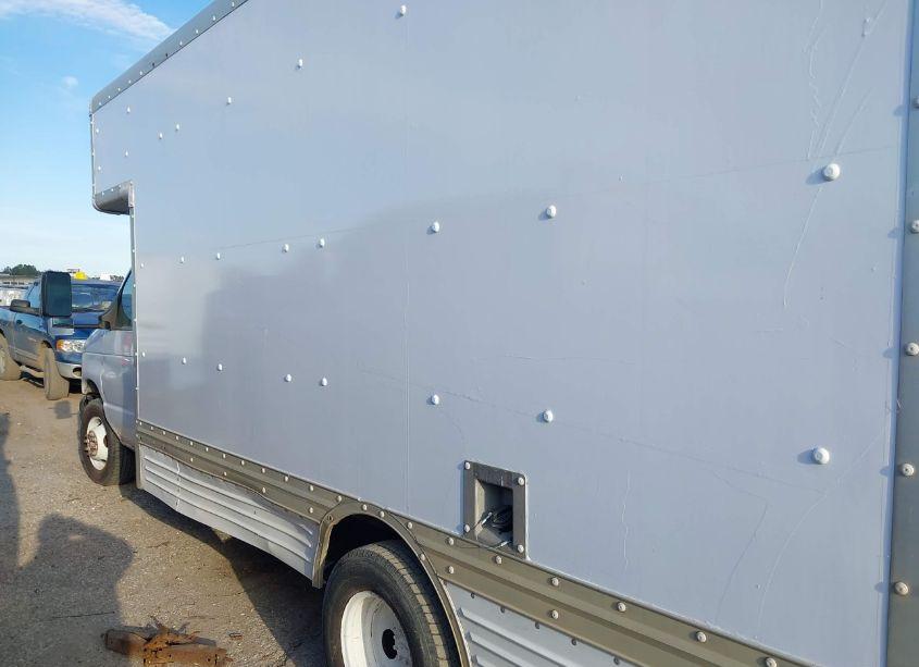 Photo 14 of 2007 Ford E-450 CUTAWAY (VIN 1FDXE45S87DA17631)