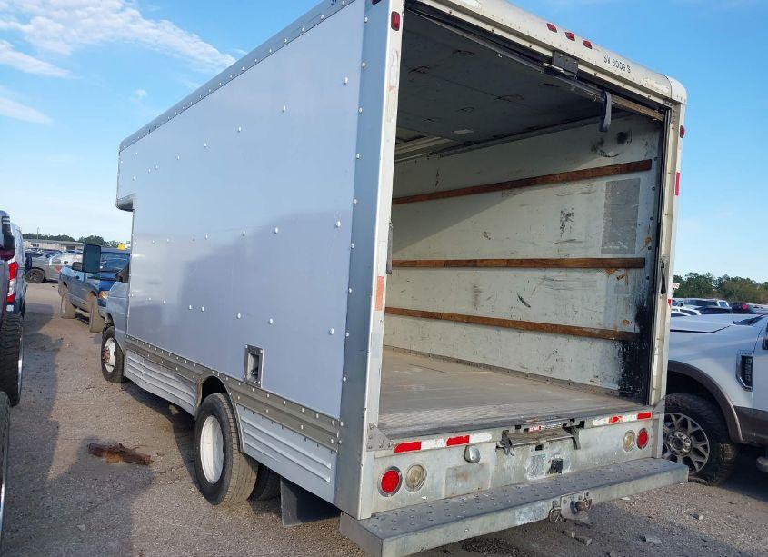 Photo 3 of 2007 Ford E-450 CUTAWAY (VIN 1FDXE45S87DA17631)