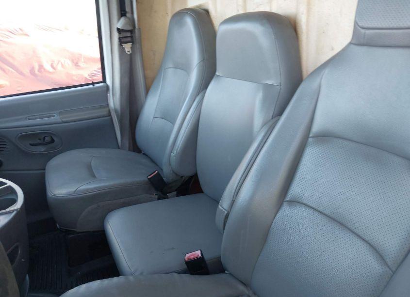 Photo 6 of 2007 Ford E-450 CUTAWAY (VIN 1FDXE45S87DA17631)