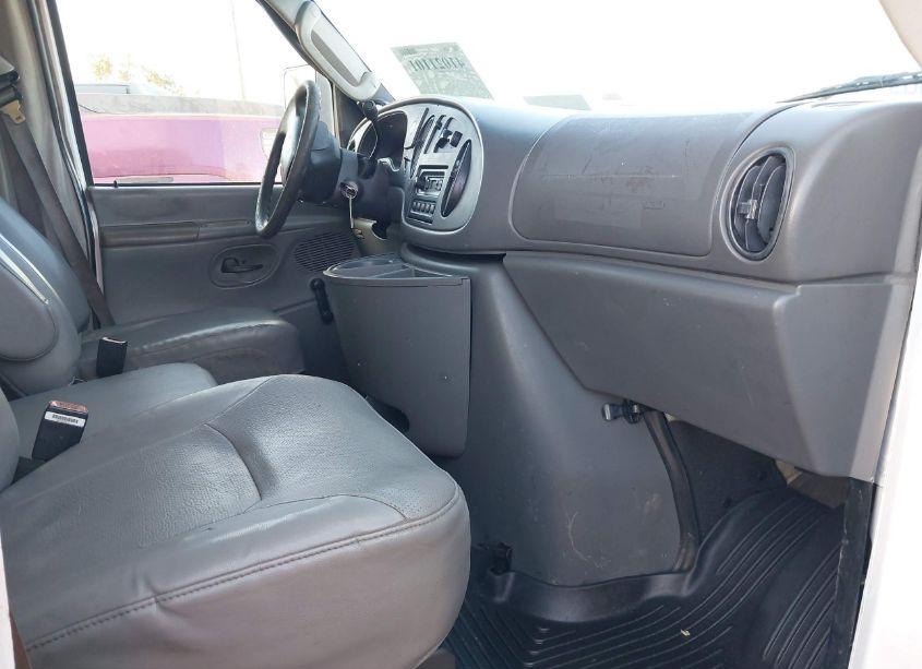 Photo 7 of 2007 Ford E-450 CUTAWAY (VIN 1FDXE45S87DA17631)