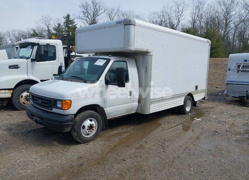 Photo 2 of 2007 Ford E-450 CUTAWAY (VIN 1FDXE45S87DA80440)