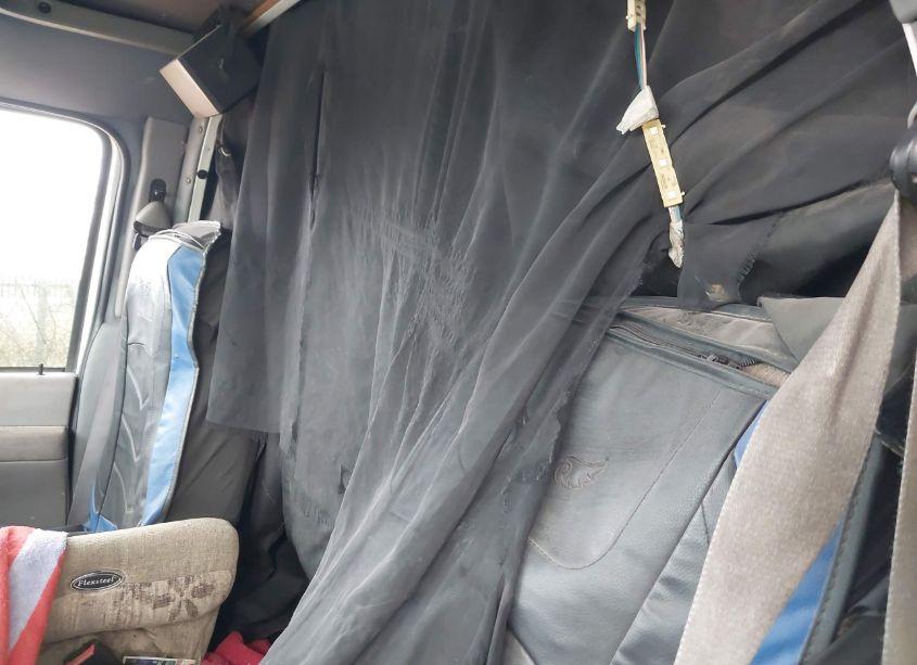 Photo 6 of 2002 Ford E-450 CUTAWAY STANDARD (VIN 1FDXE45SX2HB00849)