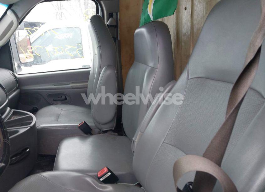 Photo 6 of 2007 Ford E-450 CUTAWAY (VIN 1FDXE45SX7DA22393)