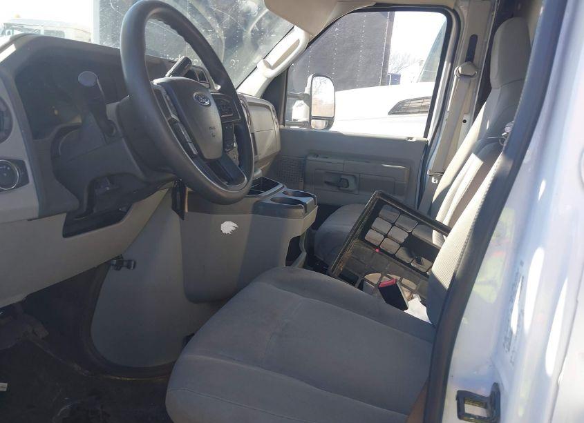 Photo 6 of 2021 Ford E-450 CUTAWAY (VIN 1FDXE4FN2MDC12631)