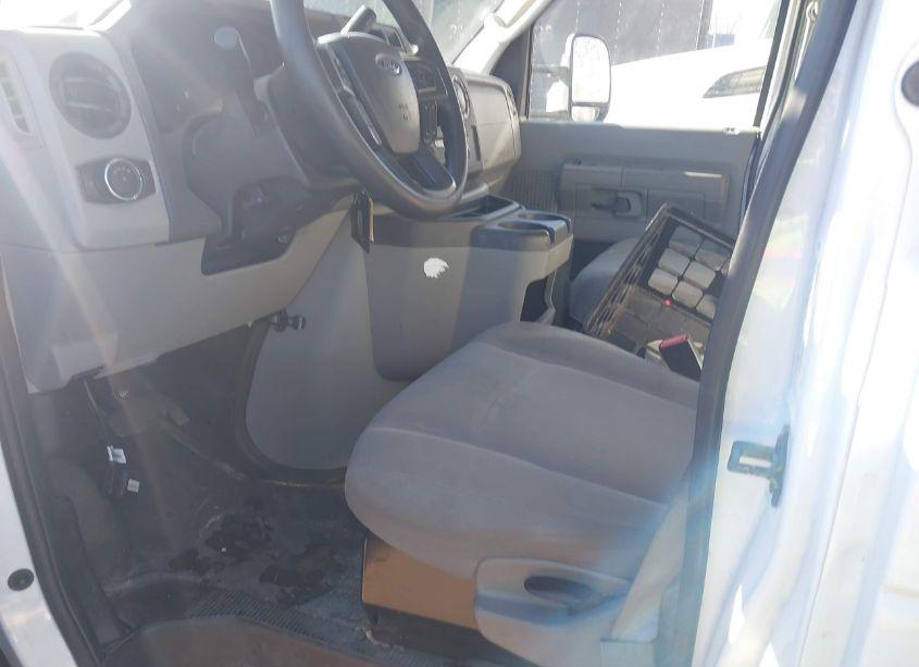 Photo 7 of 2021 Ford E-450 CUTAWAY (VIN 1FDXE4FN2MDC12631)
