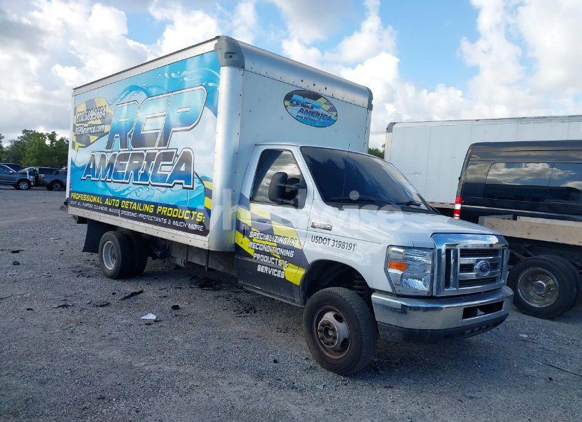 2022 Ford E-450 CUTAWAY (VIN 1FDXE4FN6NDC31474) main photo
