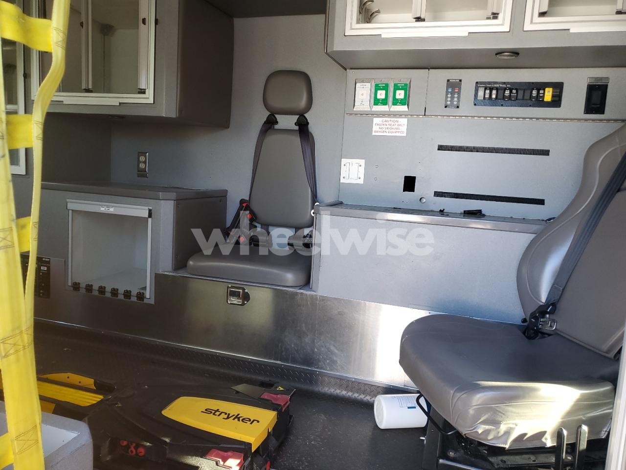 Photo 10 of 2023 FORD E450 AMBULANCE (VIN 1FDXE4FN6PDD19122)