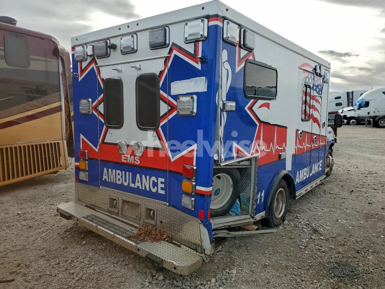 Photo 3 of 2023 FORD E450 AMBULANCE (VIN 1FDXE4FN6PDD19122)