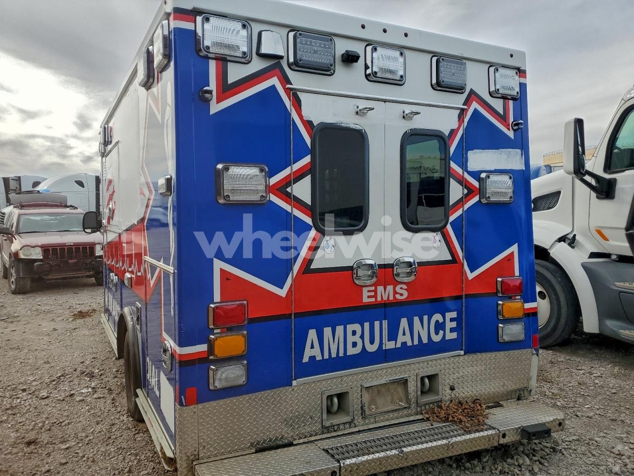 Photo 6 of 2023 FORD E450 AMBULANCE (VIN 1FDXE4FN6PDD19122)