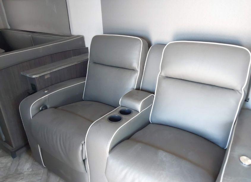 Photo 13 of 2022 Forest River FORESTER (VIN 1FDXE4FN9NDC33591)