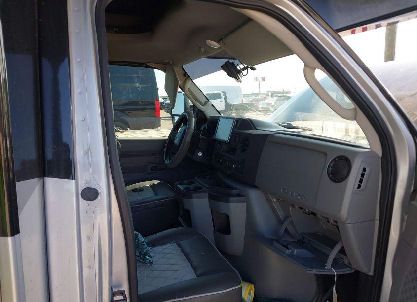 Photo 6 of 2022 Forest River FORESTER (VIN 1FDXE4FN9NDC33591)