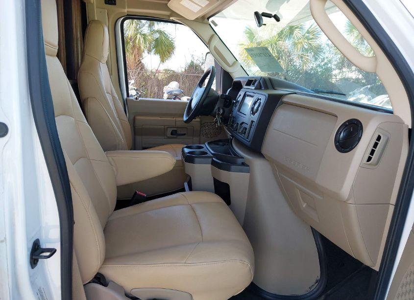 Photo 5 of 2016 Ford E-450 CUTAWAY (VIN 1FDXE4FS0GDC21547)