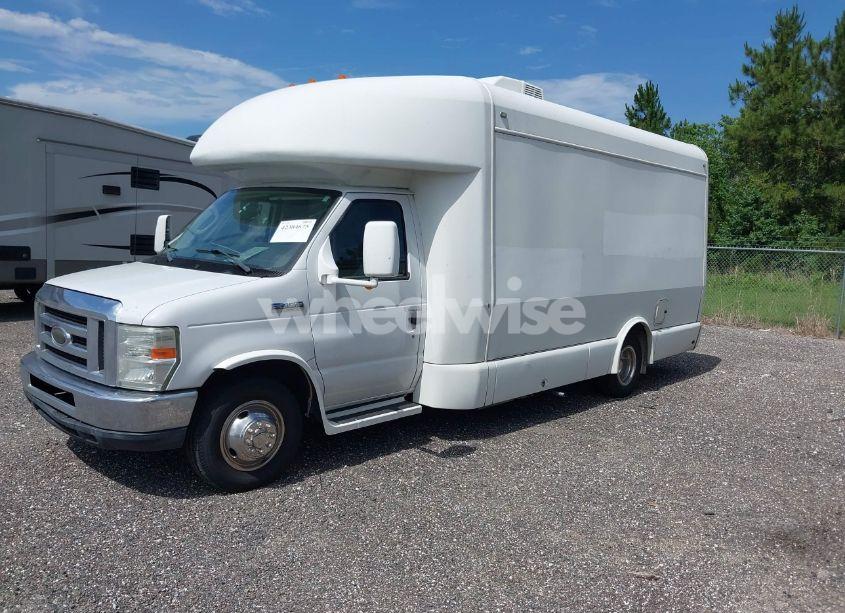 Photo 2 of 2014 Ford E-450 CUTAWAY (VIN 1FDXE4FS2EDB07675)