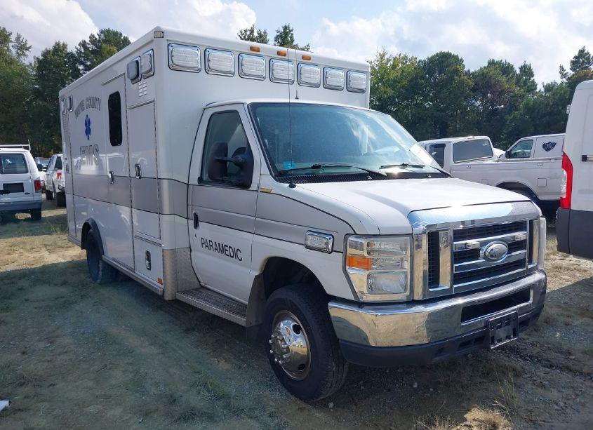 2014 Ford E-450 CUTAWAY (VIN 1FDXE4FS5EDA87096) main photo