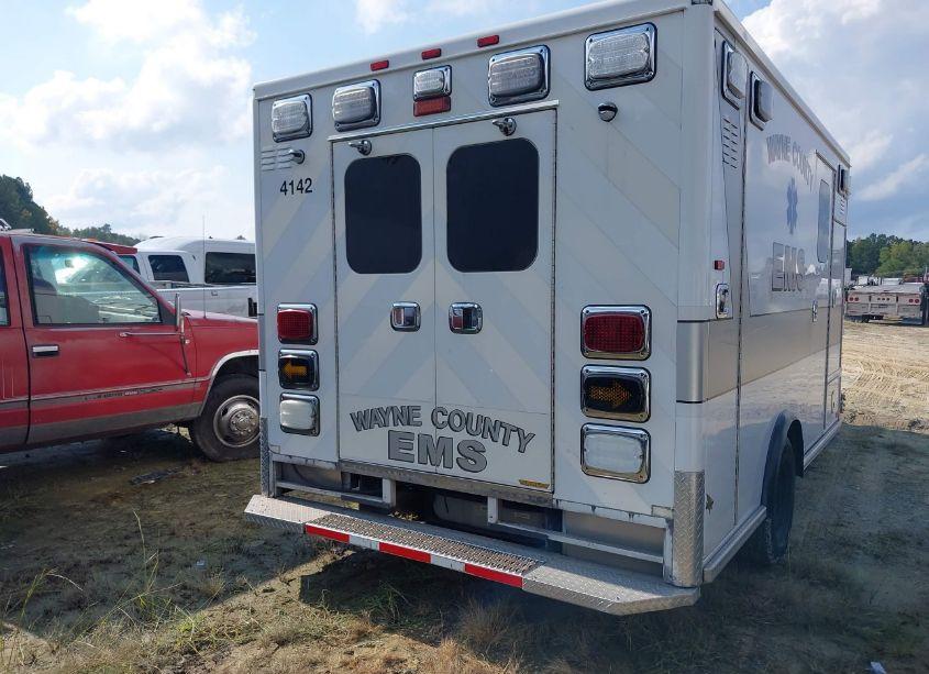 Photo 4 of 2014 Ford E-450 CUTAWAY (VIN 1FDXE4FS5EDA87096)