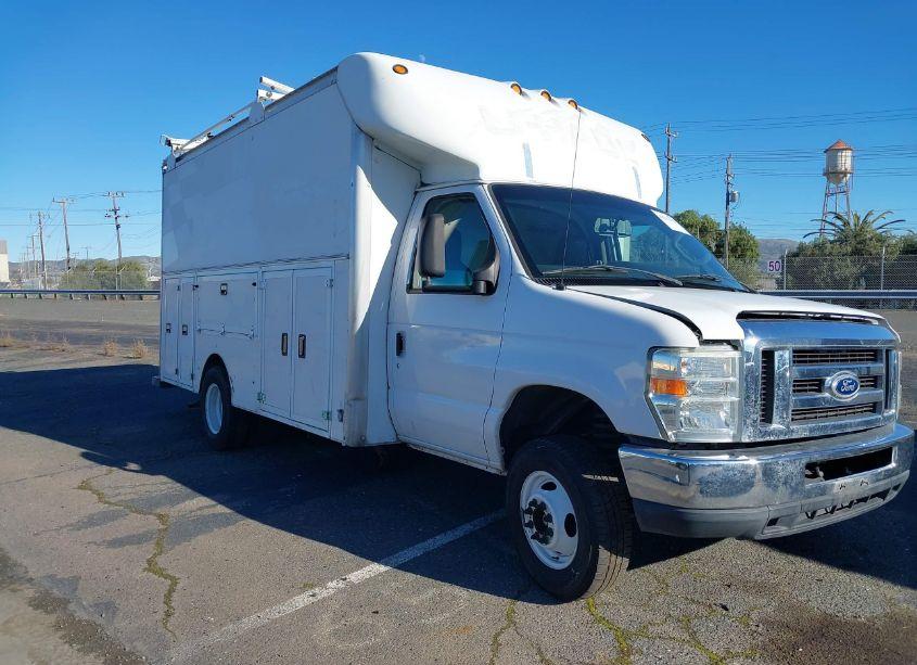2015 Ford E-450 CUTAWAY (VIN 1FDXE4FS5FDA20113) main photo