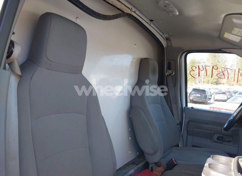 Photo 6 of 2014 Ford E-450 CUTAWAY (VIN 1FDXE4FS7EDA13081)