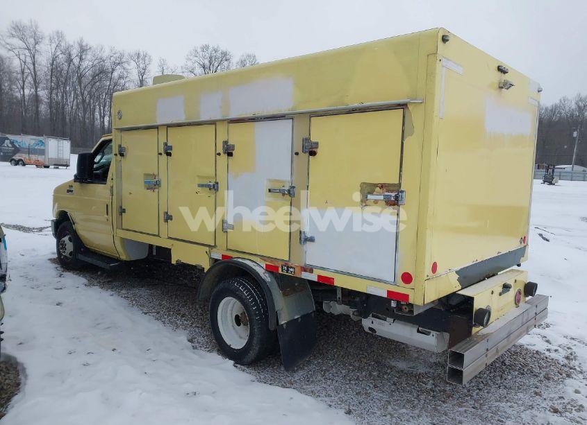 Photo 3 of 2019 Ford E-450 CUTAWAY (VIN 1FDXE4FS7KDC57759)