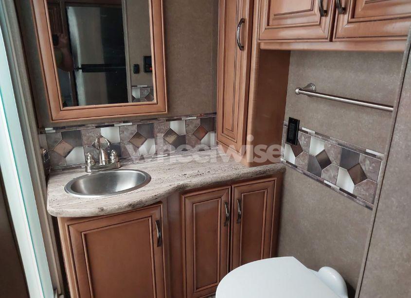 Photo 12 of 2018 Thor Motor COACH QUANTUM (VIN 1FDXE4FS9JDC11509)