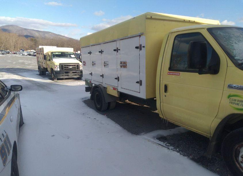 Photo 16 of 2019 Ford E-450 CUTAWAY (VIN 1FDXE4FS9KDC53549)