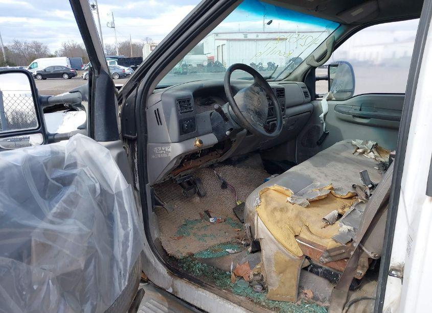 Photo 5 of 2001 Ford Super DUTY F-450 XL/XLT (VIN 1FDXF46FX1EC70434)