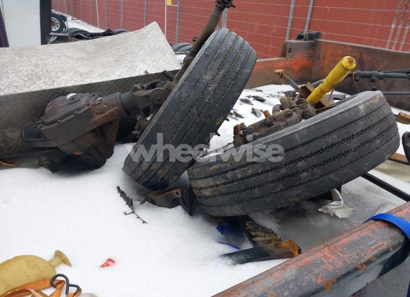 Photo 12 of 2002 Ford F-450 XL/XLT (VIN 1FDXF47F62ED31777)