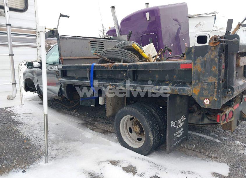 Photo 15 of 2002 Ford F-450 XL/XLT (VIN 1FDXF47F62ED31777)