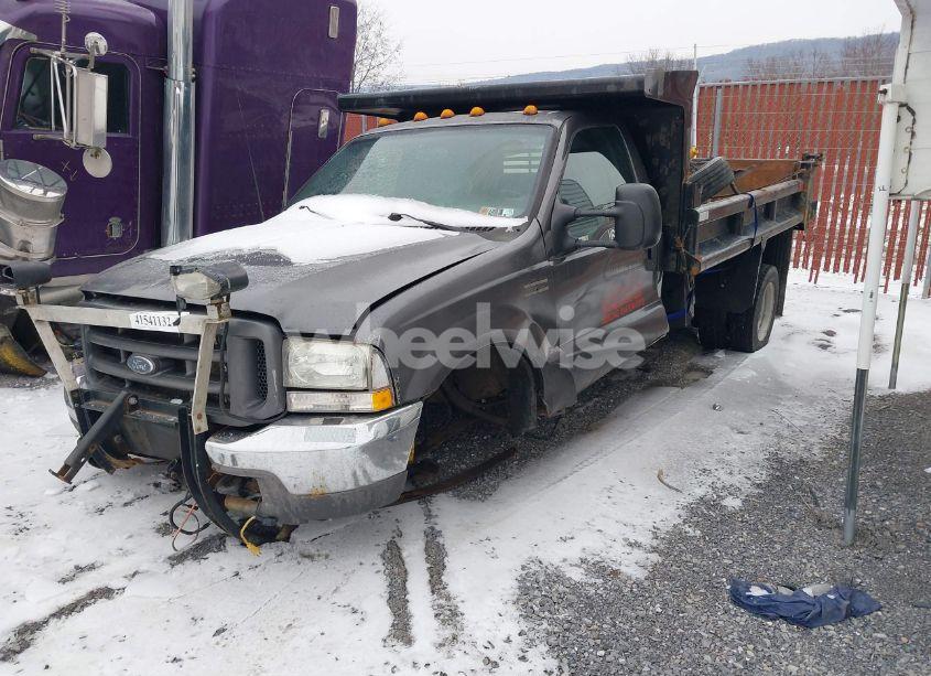 Photo 2 of 2002 Ford F-450 XL/XLT (VIN 1FDXF47F62ED31777)