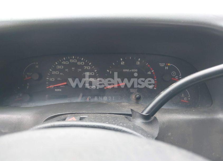 Photo 5 of 2002 Ford F-450 XL/XLT (VIN 1FDXF47F62ED31777)