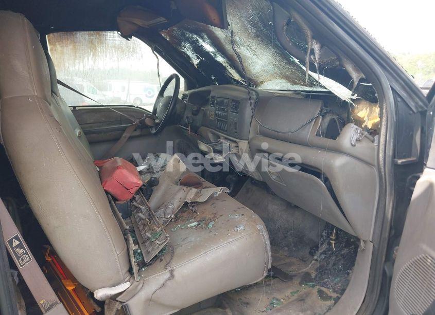 Photo 5 of 2001 Ford F-450 XL/XLT (VIN 1FDXF47FX1EA93902)