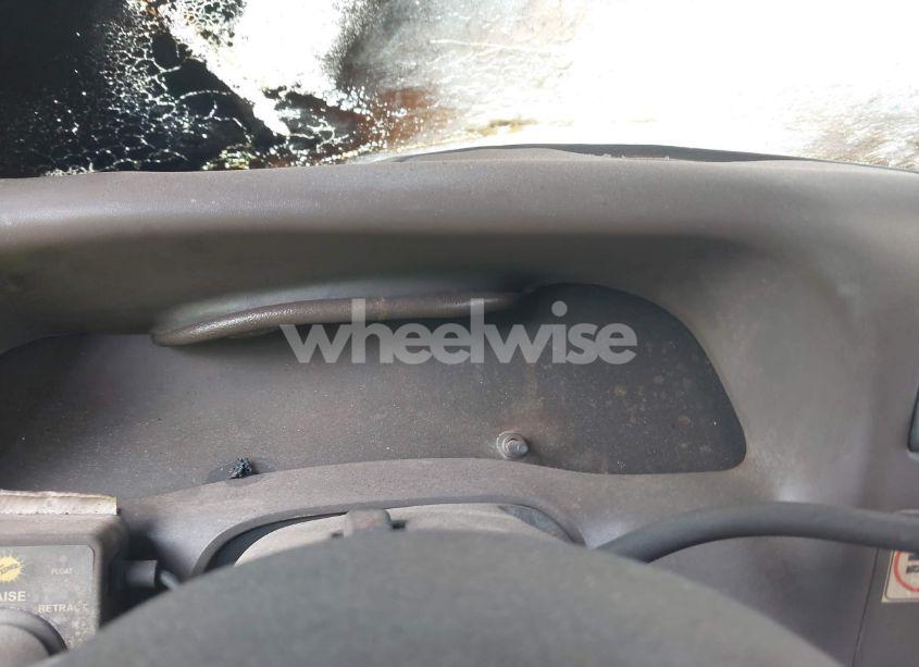 Photo 6 of 2001 Ford F-450 XL/XLT (VIN 1FDXF47FX1EA93902)