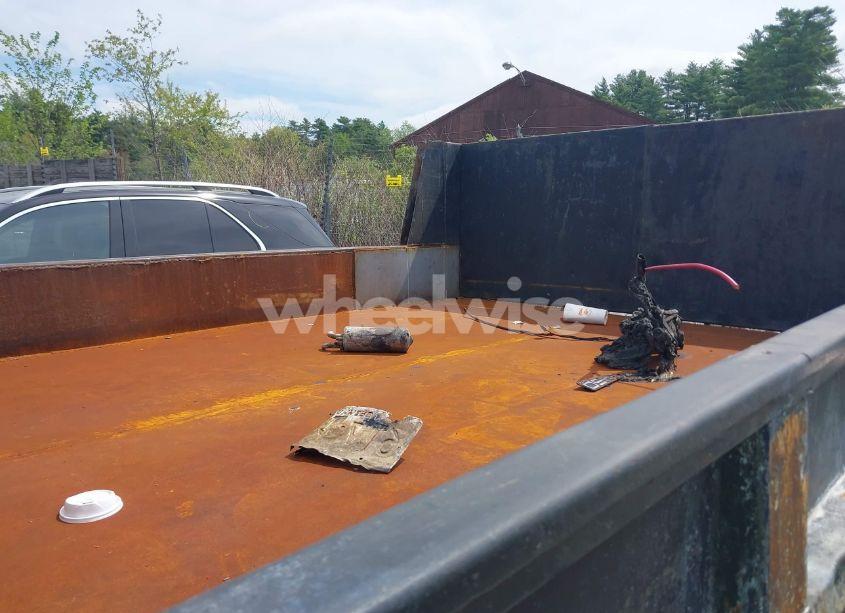 Photo 8 of 2001 Ford F-450 XL/XLT (VIN 1FDXF47FX1EA93902)