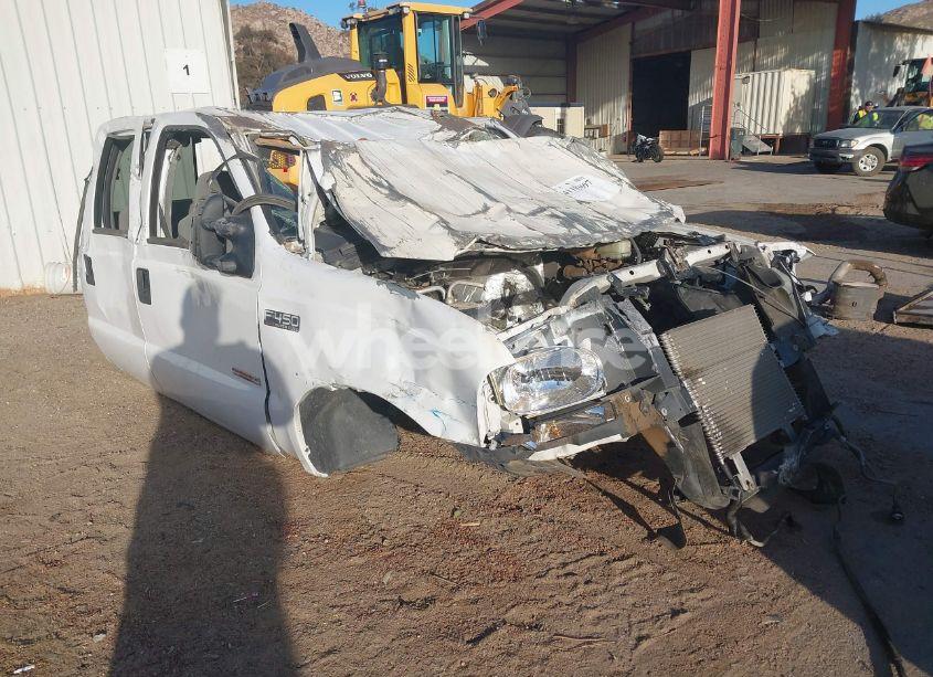 2003 Ford F-450 CHASSIS LARIAT/XL/XLT (VIN 1FDXW46P83EC66703) main photo