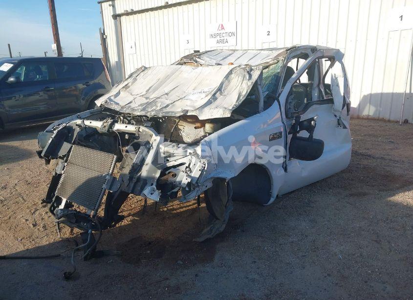 Photo 2 of 2003 Ford F-450 CHASSIS LARIAT/XL/XLT (VIN 1FDXW46P83EC66703)