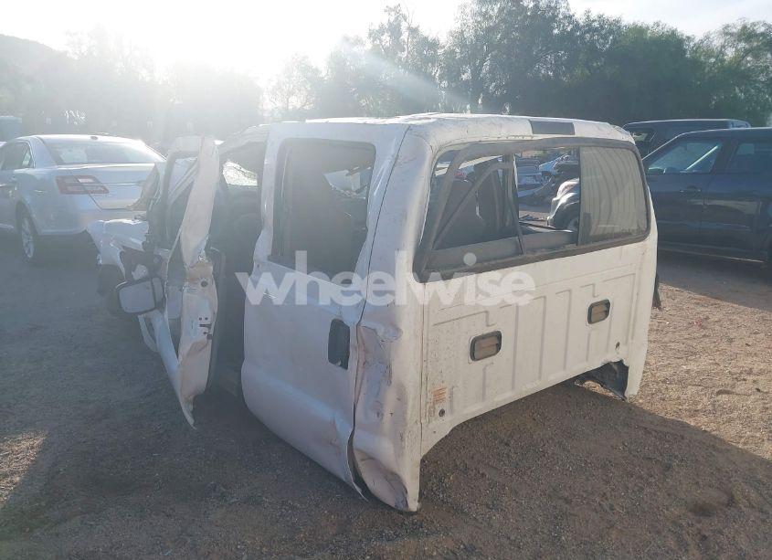 Photo 3 of 2003 Ford F-450 CHASSIS LARIAT/XL/XLT (VIN 1FDXW46P83EC66703)