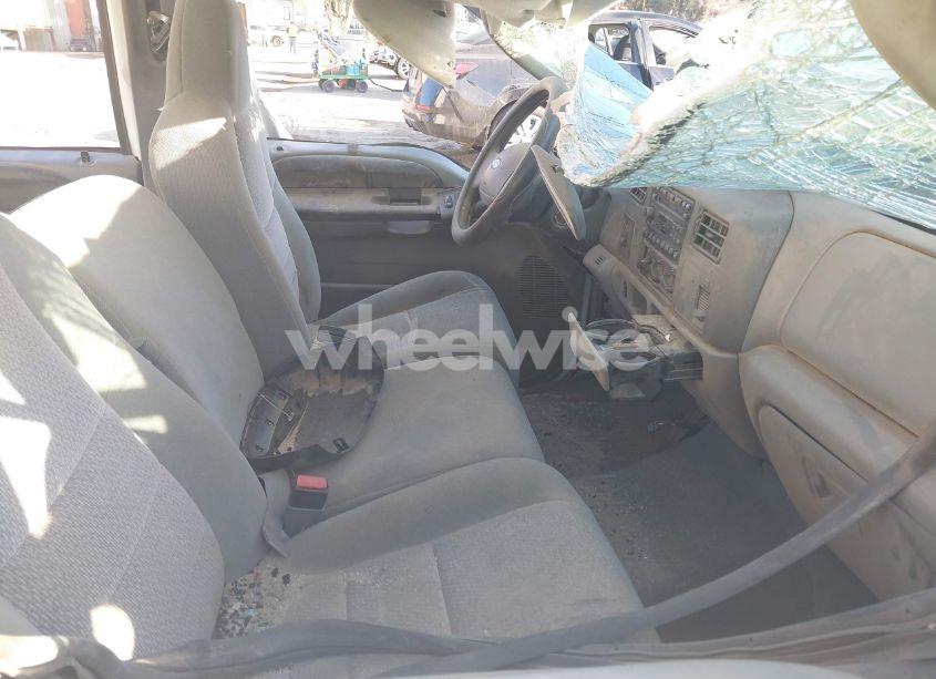 Photo 7 of 2003 Ford F-450 CHASSIS LARIAT/XL/XLT (VIN 1FDXW46P83EC66703)