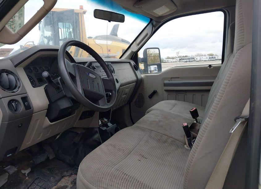 Photo 5 of 2008 Ford F-450 CHASSIS LARIAT/XL/XLT (VIN 1FDXW46R78ED57552)