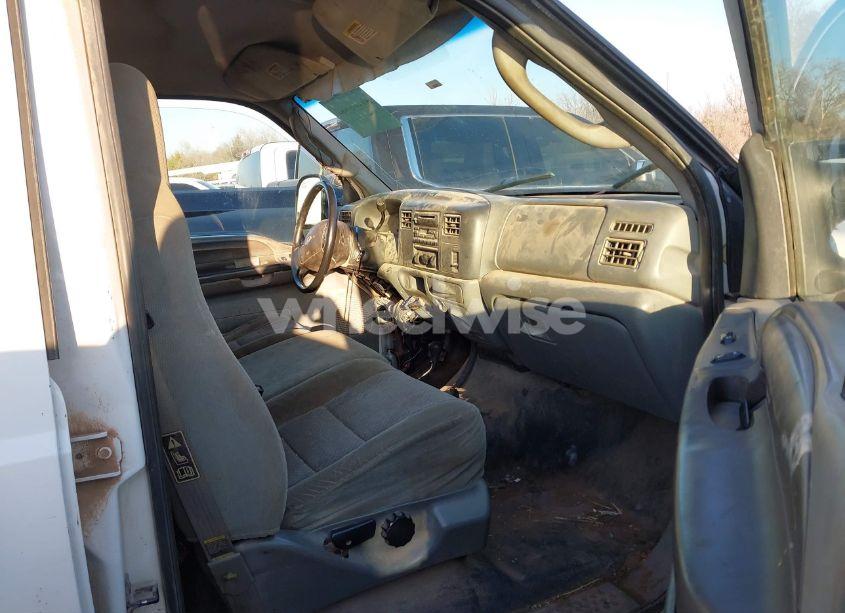 Photo 5 of 2003 Ford F-450 LARIAT/XL/XLT (VIN 1FDXW47P13EC14201)