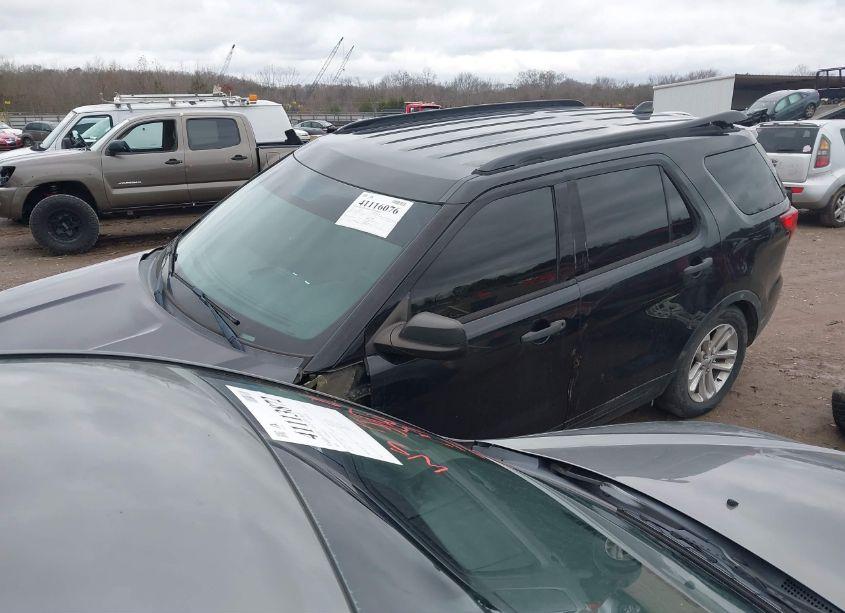 Photo 2 of 2016 Ford Explorer (VIN 1FM5K7B80GGB09101)
