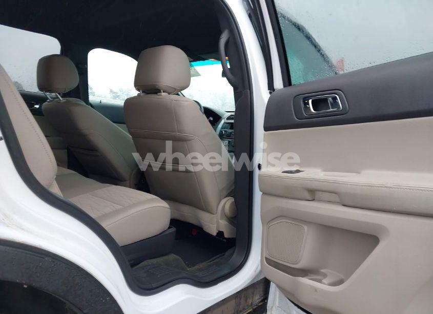 Photo 8 of 2014 Ford Explorer (VIN 1FM5K7B81EGB02669)