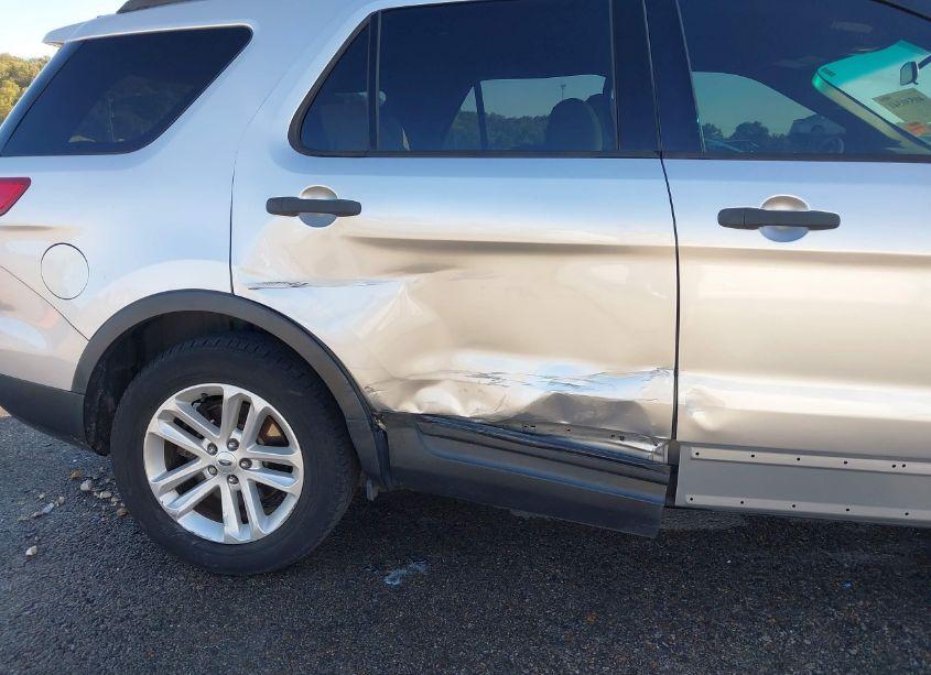 Photo 6 of 2015 Ford Explorer (VIN 1FM5K7B83FGB11021)